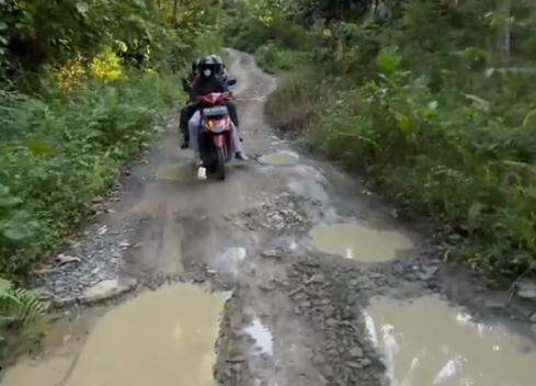 Warga Desa Rano Donggala Keluhkan Jalan Rusak Puluhan Tahun, Minta Perhatian Serius dari Pemerintah