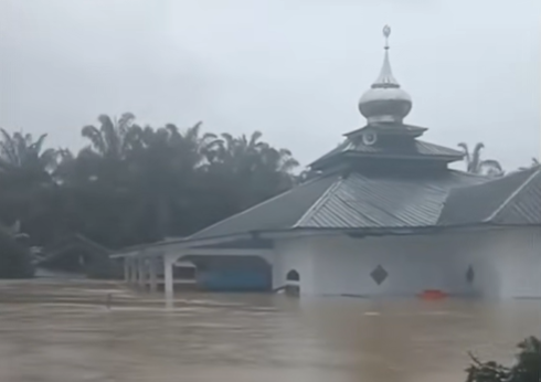 Banjir Setinggi 3 Meter Lumpuhkan Aceh dan Deli Serdang, Ribuan Warga Mengungsi