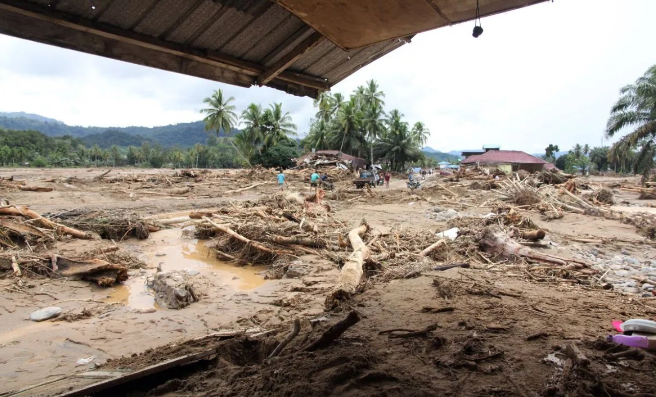 Banjir hingga Longsor di Sumatera Tewaskan 174 Orang, Lebih dari 12 Ribu Keluarga Mengungsi