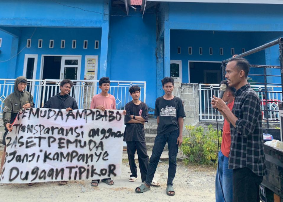 Sejumlah Pemuda Datangi Kantor Desa Ampibabo, Tuntut Transparansi Anggaran hingga Aset Pemuda