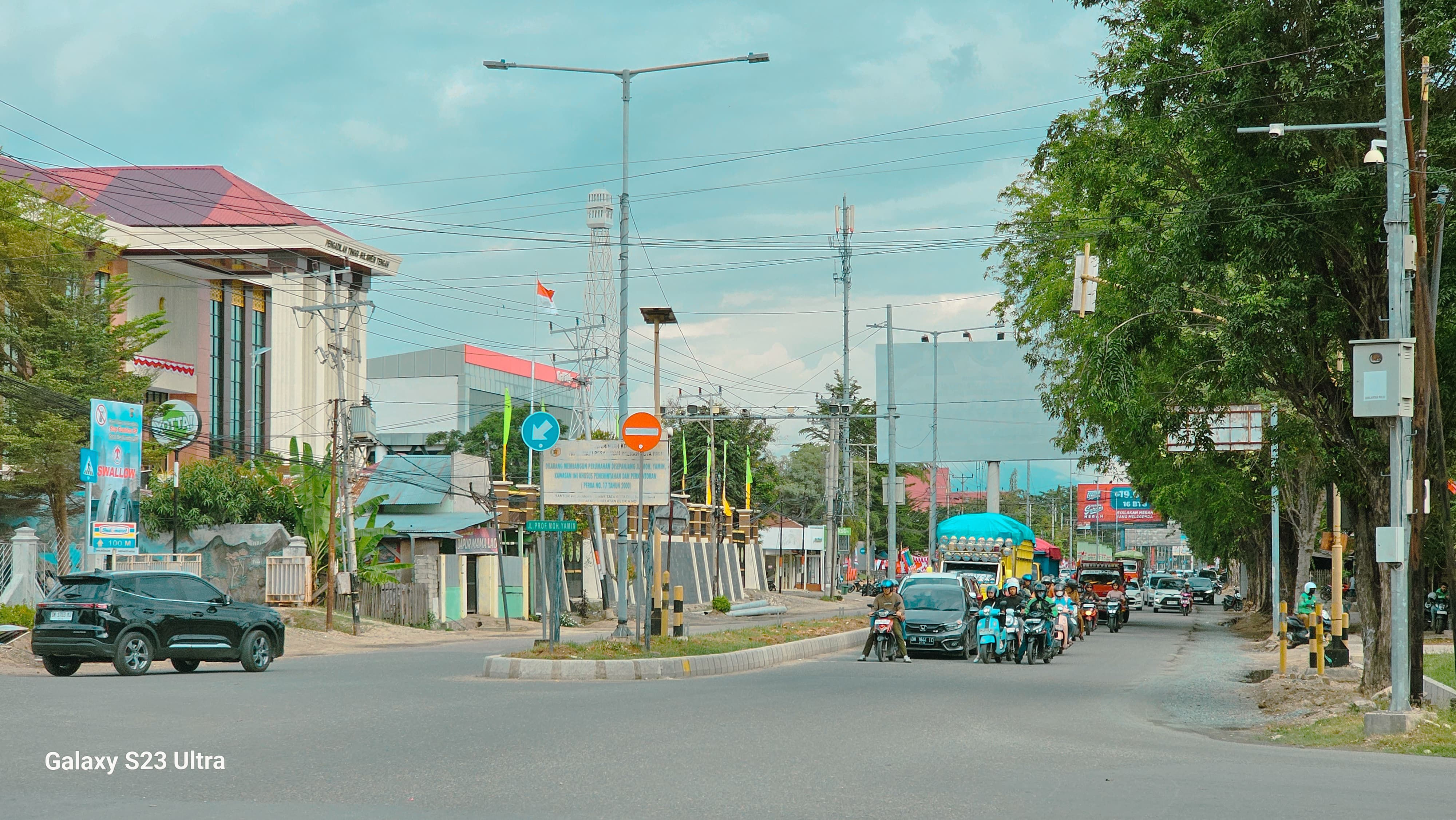 Penataan Jalan Prof. Moh. Yamin di Palu, Kabel dan Baliho Akan Ditertibkan