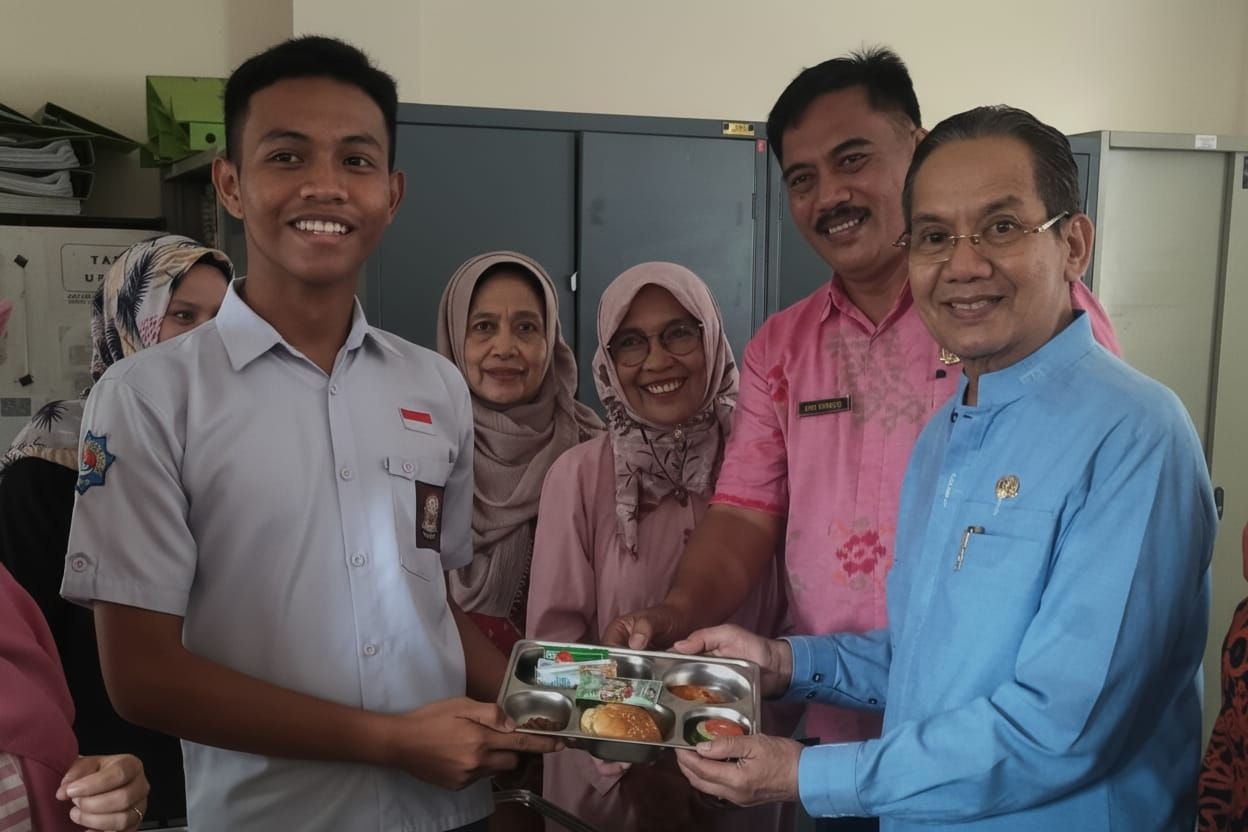 Usai Keracunan Massal di Dapilnya, Longki Minta Dapur MBG Masak Makanan Fresh, Bukan Sisa Panasan