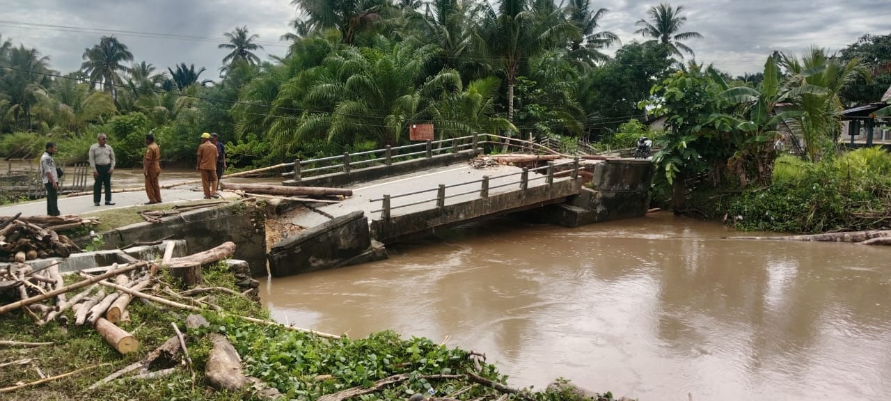 Jembatan di Desa Bungkudu Buol Putus Dihantam Banjir, Akses Warga Terputus