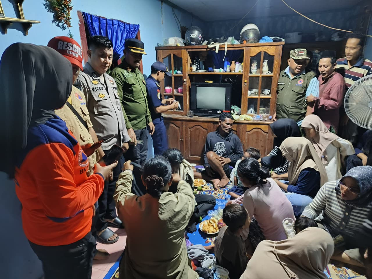 Nelayan Buol Temukan 15 WNA Filipina Terdampar di Laut Selama 13 Hari