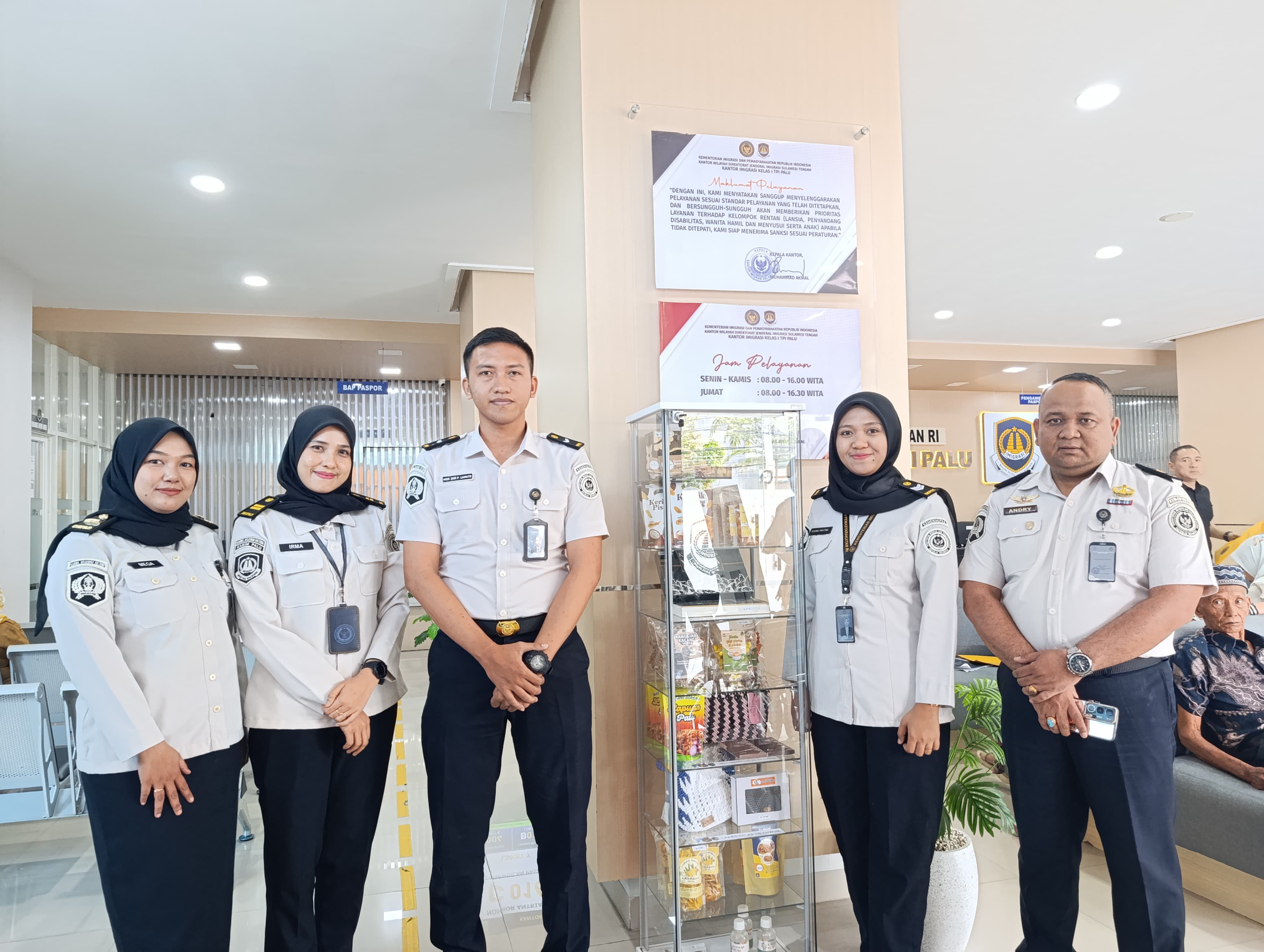 Produk Karya Warga Binaan Dipasarkan di Lounge Imigrasi Palu